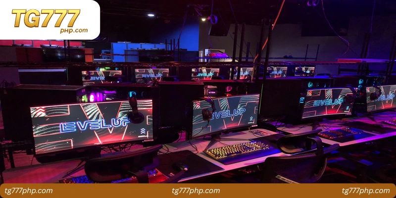 Comparing Cyber Esports Arena with Traditional Sports Betting